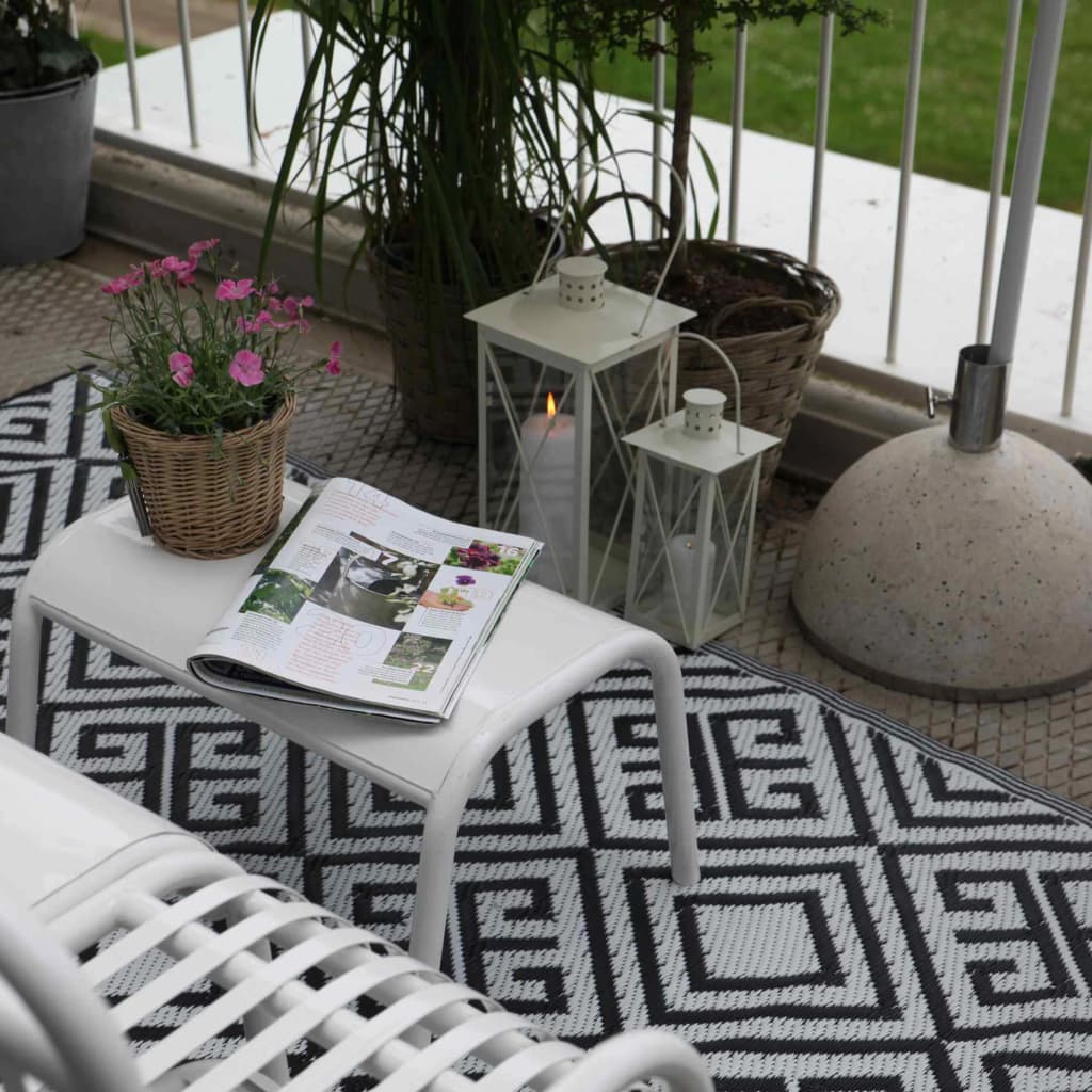 Outdoor Rug 120x186 cm Graphic OC12