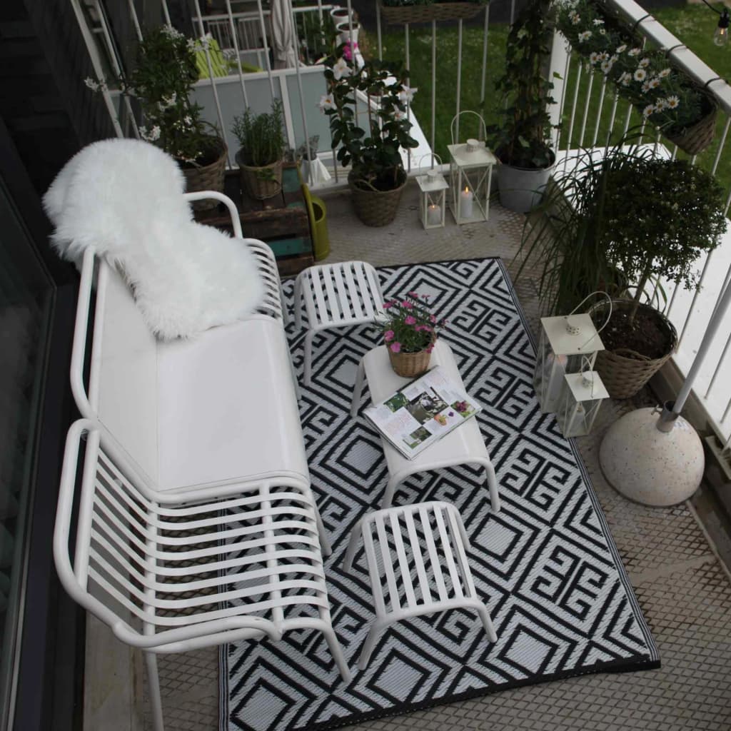 Outdoor Rug 120x186 cm Graphic OC12